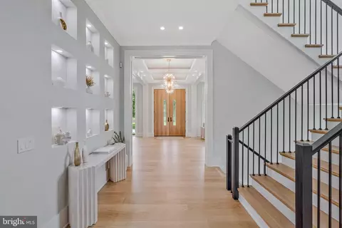 Entry Way - 744 Lawton St, Mclean, VA 22101 photo 19 of 19