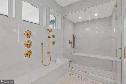Bath - 744 Lawton St, Mclean, VA 22101 photo 5 of 15