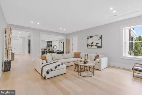 Living - 744 Lawton St, Mclean, VA 22101 photo 14 of 14