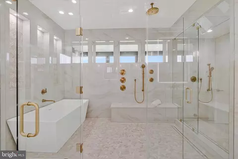 Bath - 744 Lawton St, Mclean, VA 22101 photo 7 of 15
