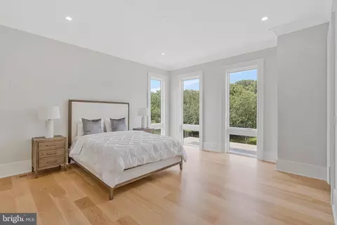 Bedroom - 744 Lawton St, Mclean, VA 22101 photo 6 of 12