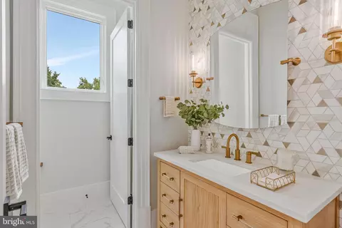 Bath - 744 Lawton St, Mclean, VA 22101 photo 1 of 15