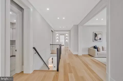 Entry Way - 744 Lawton St, Mclean, VA 22101 photo 7 of 19