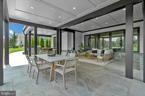 Exterior - 744 Lawton St, Mclean, VA 22101 photo 19 of 22