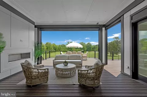 Exterior - 744 Lawton St, Mclean, VA 22101 photo 4 of 22