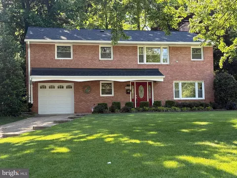7500 Long Pine Dr, Springfield, VA 22151