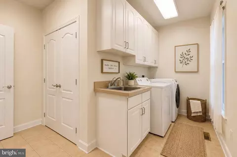 Other - 1489 Broadstone Pl, Vienna, VA 22182 photo 2 of 3