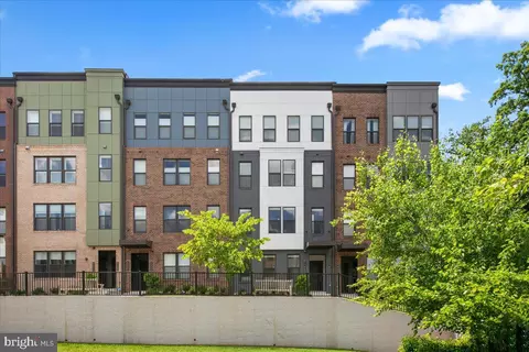 4153 Red Mulberry Dr #20, Fairfax, VA 22033
