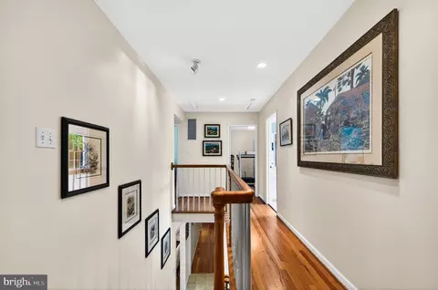 Entry Way - 1003 Priory Pl, Mclean, VA 22101 photo 4 of 4