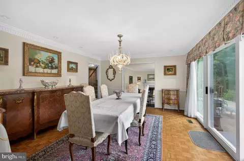 Dining - 1003 Priory Pl, Mclean, VA 22101 photo 2 of 3