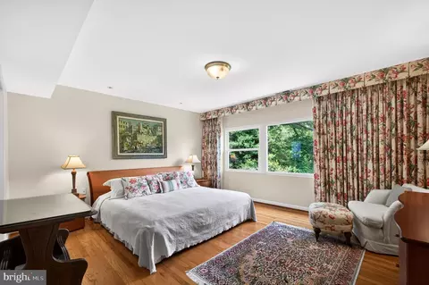 Bedroom - 1003 Priory Pl, Mclean, VA 22101 photo 1 of 7