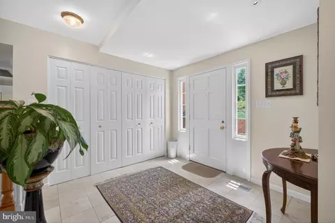 Entry Way - 1003 Priory Pl, Mclean, VA 22101 photo 1 of 4