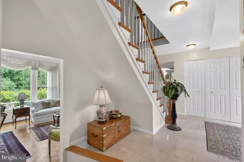 Entry Way - 1003 Priory Pl, Mclean, VA 22101 photo 3 of 4