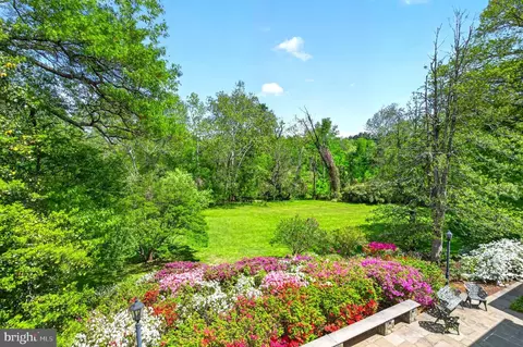 Exterior - 1003 Priory Pl, Mclean, VA 22101 photo 15 of 15