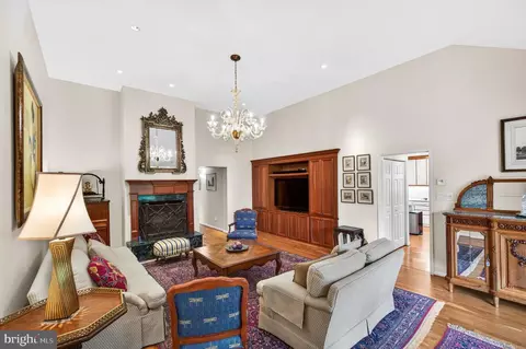 Living - 1003 Priory Pl, Mclean, VA 22101 photo 3 of 7