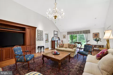 Living - 1003 Priory Pl, Mclean, VA 22101 photo 5 of 7