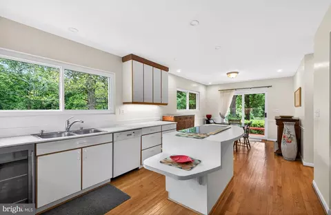 Kitchen - 1003 Priory Pl, Mclean, VA 22101 photo 1 of 2