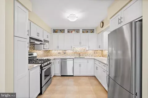 Kitchen - 5308 Inverchapel Rd, Springfield, VA 22151 photo 1 of 1