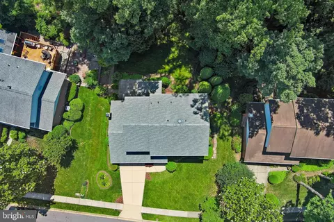 View/Area - 6117 Harmon Pl, Springfield, VA 22152 photo 3 of 6