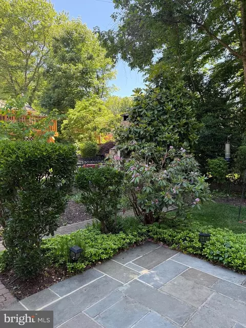 Exterior - 6117 Harmon Pl, Springfield, VA 22152 photo 10 of 11