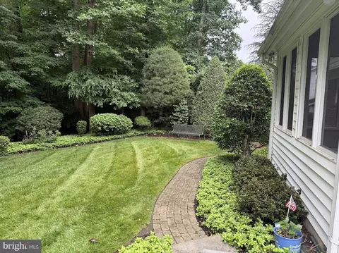 Exterior - 6117 Harmon Pl, Springfield, VA 22152 photo 9 of 11