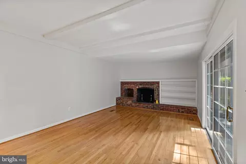 Living - 6117 Harmon Pl, Springfield, VA 22152 photo 7 of 9