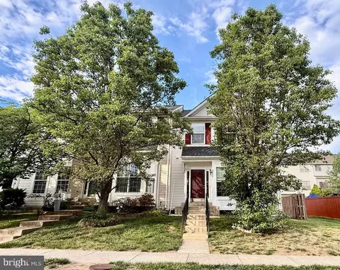 2475 Wheat Meadow Cir, Herndon, VA 20171