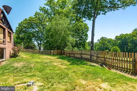 Exterior - 7905 Jansen Ct, Springfield, VA 22152 photo 5 of 18