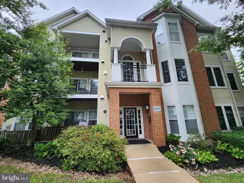 4137 Fountainside Ln #103, Fairfax, VA 22030