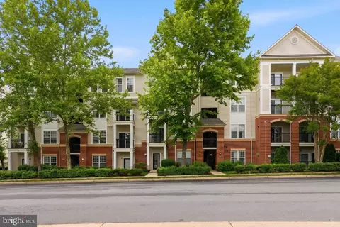 11321 Aristotle Dr #3-303, Fairfax, VA 22030