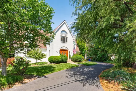 4428 Brookside Dr, Alexandria, VA 22312