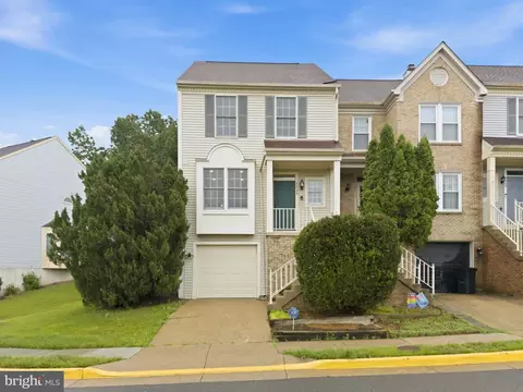 6845 Malton Ct, Centreville, VA 20121