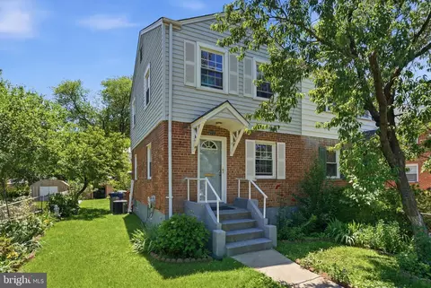 2033 Arlington Ter, Alexandria, VA 22303