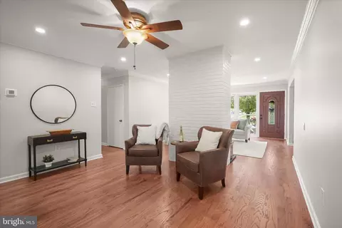 Entry Way - 7422 Axton St, Springfield, VA 22151 photo 3 of 4