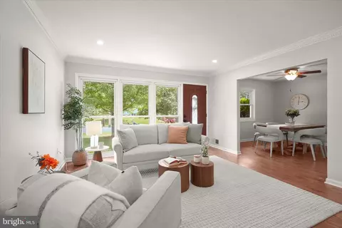 Living - 7422 Axton St, Springfield, VA 22151 photo 5 of 5