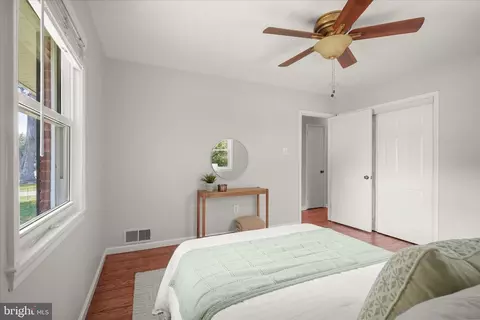 Bedroom - 7422 Axton St, Springfield, VA 22151 photo 2 of 5