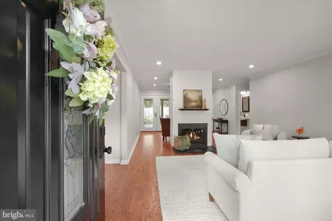 Entry Way - 7422 Axton St, Springfield, VA 22151 photo 1 of 4