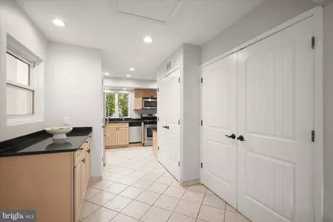 Entry Way - 7422 Axton St, Springfield, VA 22151 photo 2 of 4