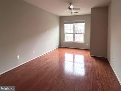 Living - 1570 Spring Gate Dr #7203, Mclean, VA 22102 photo 3 of 3