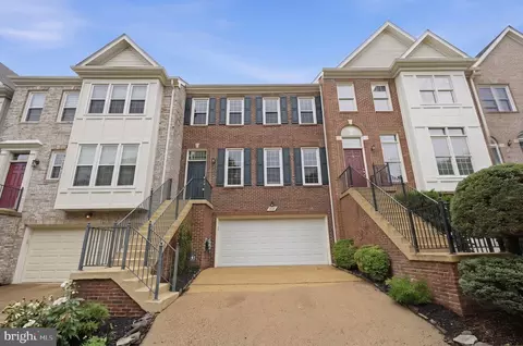 2706 Pembsly Dr, Vienna, VA 22181