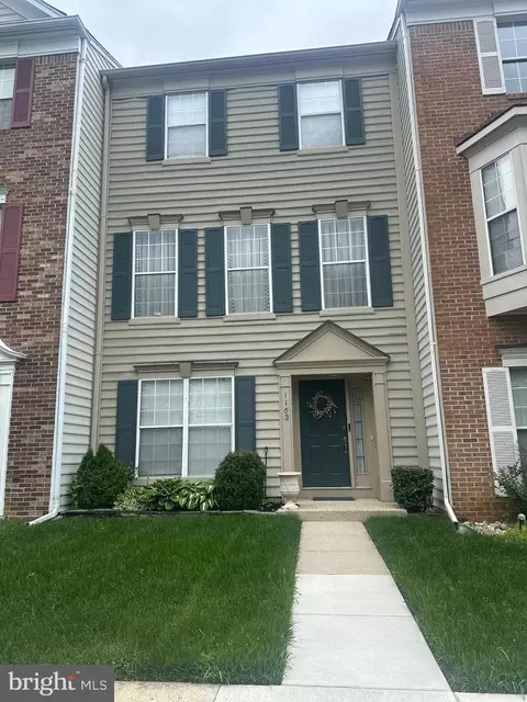 1163 Cypress Tree Pl, Herndon, VA 20170