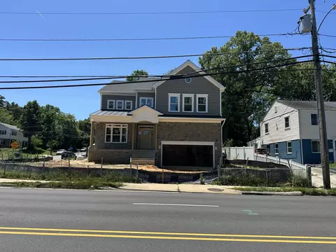 2221 Huntington Ave, Alexandria, VA 22303