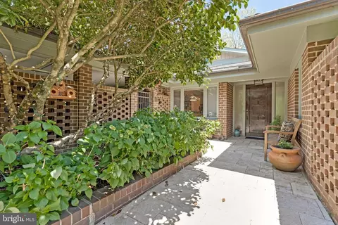 6952 Kyleakin Ct, Mclean, VA 22101