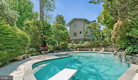 6952 Kyleakin Ct, Mclean, VA 22101