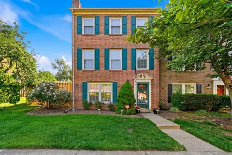 8218 Doctor Craik Ct, Alexandria, VA 22306