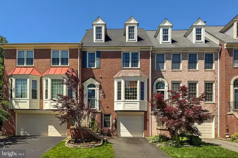 6241 Windham Hill Run, Alexandria, VA 22315