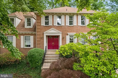 2008 Mason Hill Dr, Alexandria, VA 22307