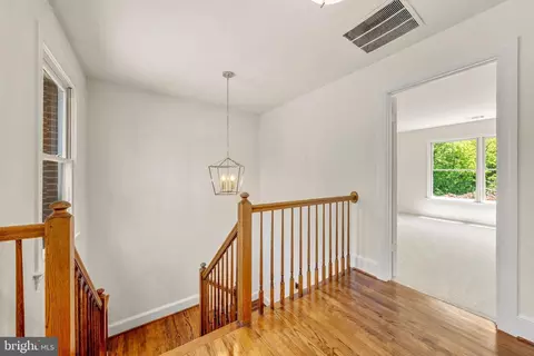 Entry Way - 7216 Evans Mill Rd, Mclean, VA 22101 photo 5 of 7