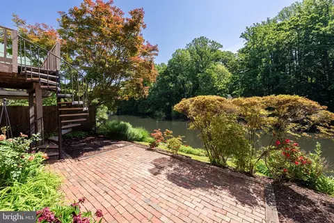 Exterior - 7216 Evans Mill Rd, Mclean, VA 22101 photo 5 of 5