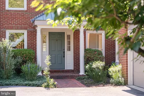 Exterior - 7216 Evans Mill Rd, Mclean, VA 22101 photo 2 of 5